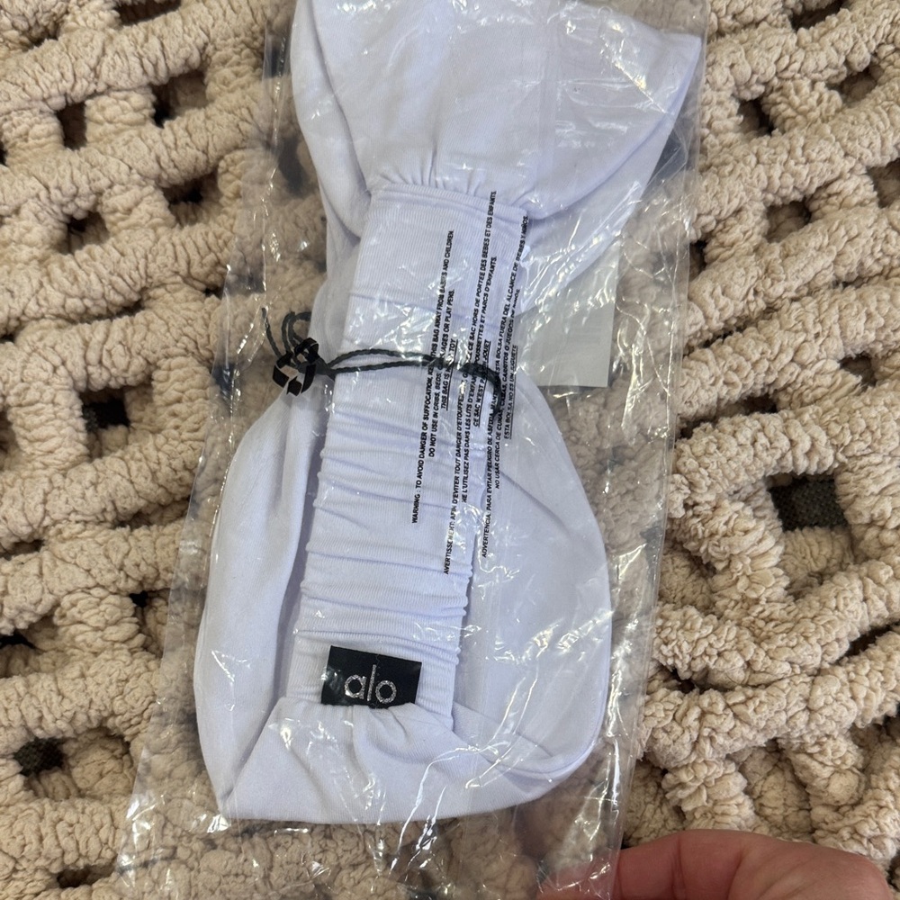 ALO Yoga Soft White Headband - Picture 3 of 4